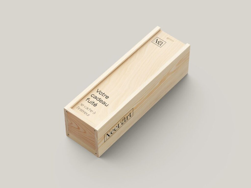Coffret en bois, surprise cachée à l'intérieur. - Agence web Prism
