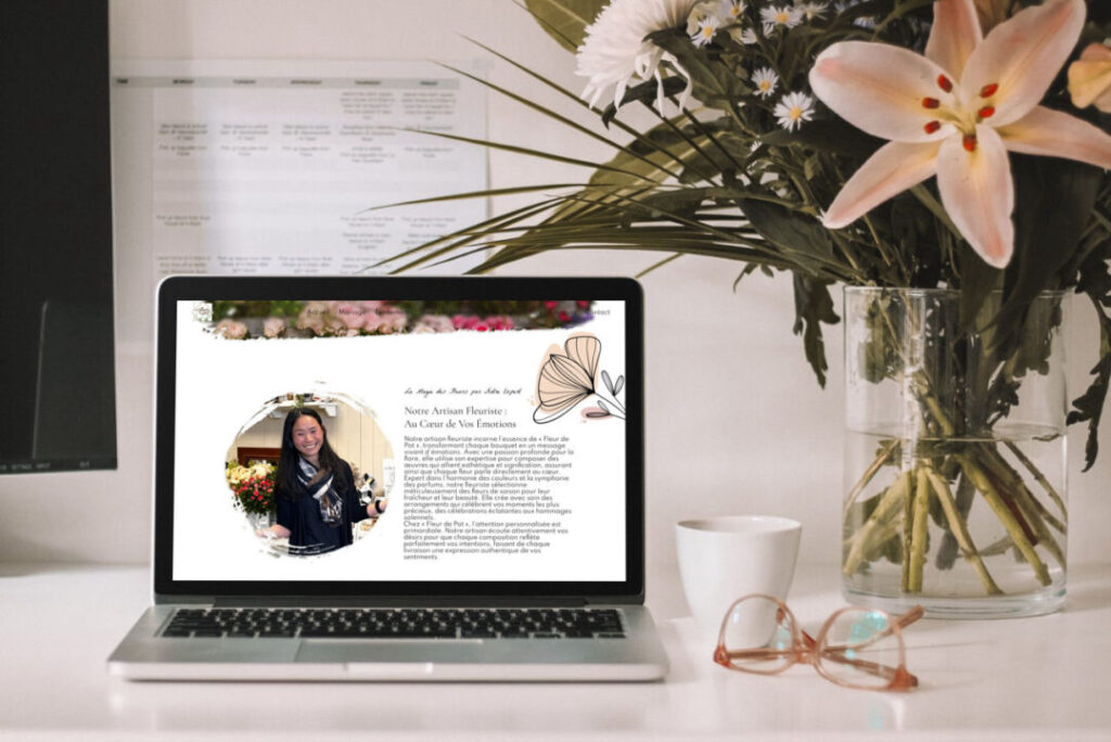 Un ordinateur avec un site web de fleuriste et fleurs. - Agence web Prism